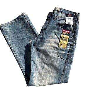 Men’s Wrangler Slim Straight Jeans NWT – Size 32x30